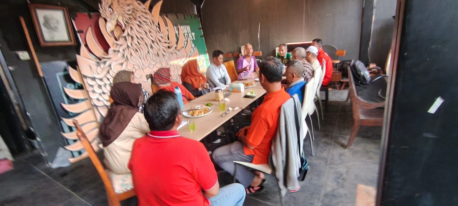 Rapat konsolidasi Partai Gerakan Rakyat Sleman di Cafe DC Reborn
